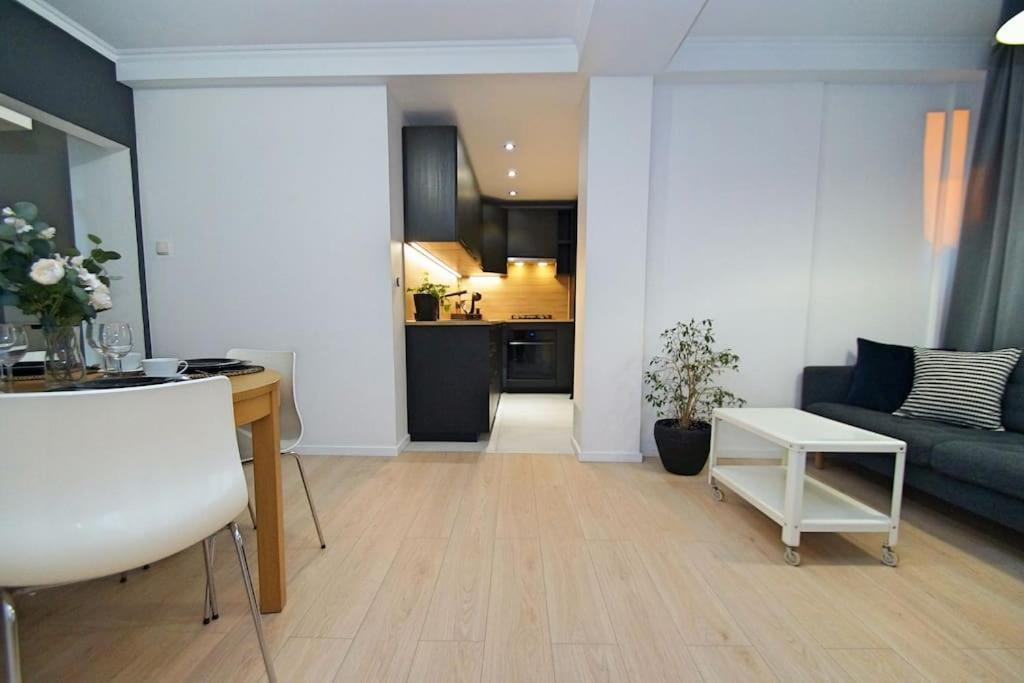Apartament Korfantego Citycentre Z Widokiem Na Spodek Katowice Kültér fotó
